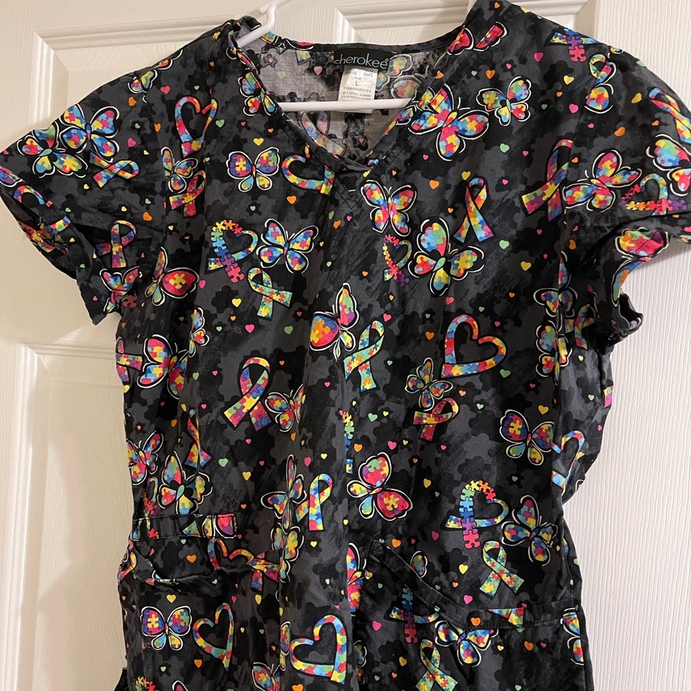 Women’s scrub top